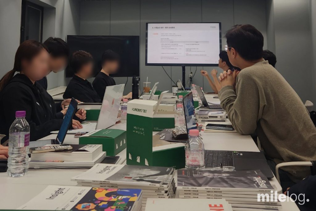 2024 카이스트 창업투자지주 밸류업 인사이트 시리즈에서 강연 중인 김윤모 회계사 모습