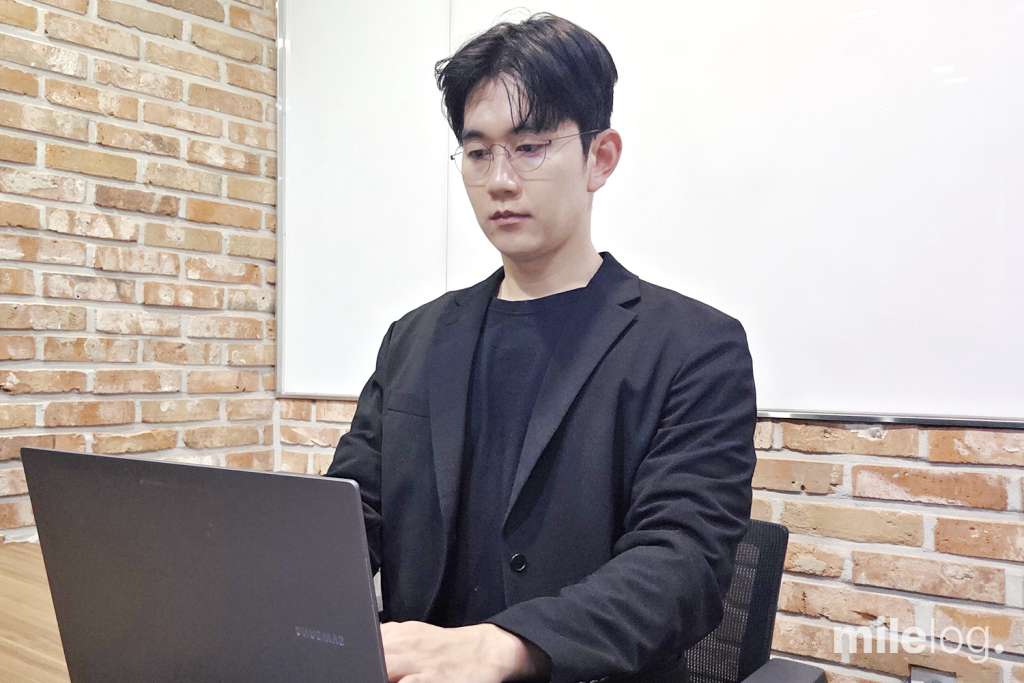한국석유공사 상생형 벤처창업지원사업에서 비대면 세무 컨설팅을 진행 중인 김재헌 회계사 모습