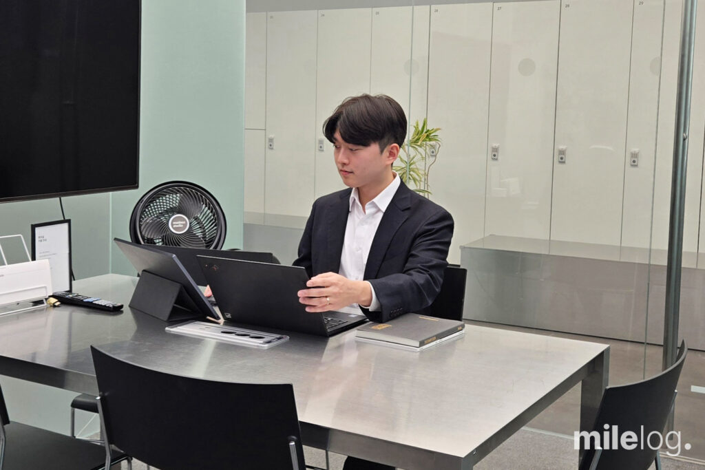 2025년 관광글로벌챌린지 멘토링 세션에서 해외 송금 및 수취 세무회계 이슈를 강의하는 문형준 회계사