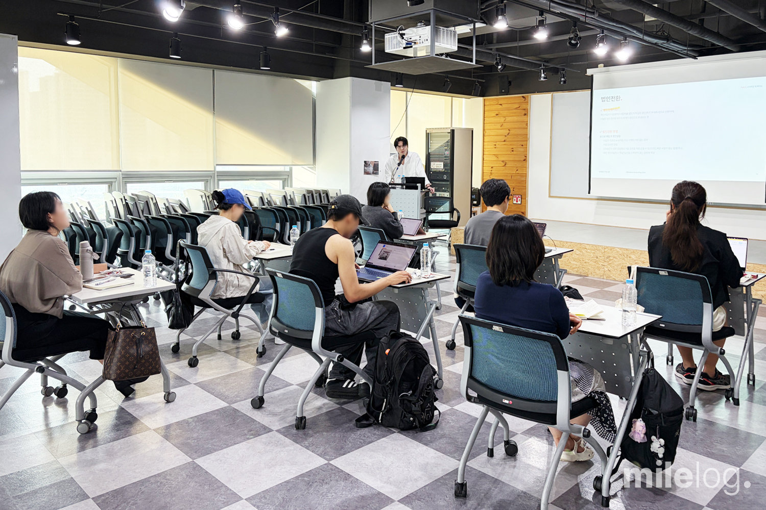 B-CON 스타트업 사업화 지원 교육